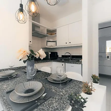 Sarah's - Playa Fanabe Apartamento *