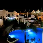 Sarah's - Playa Fanabe 아데제