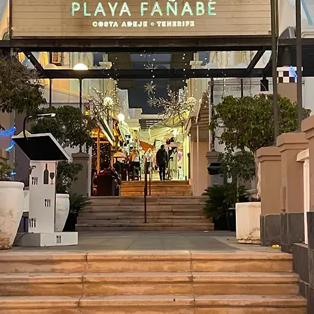 Sarah's - Playa Fanabe 아데제